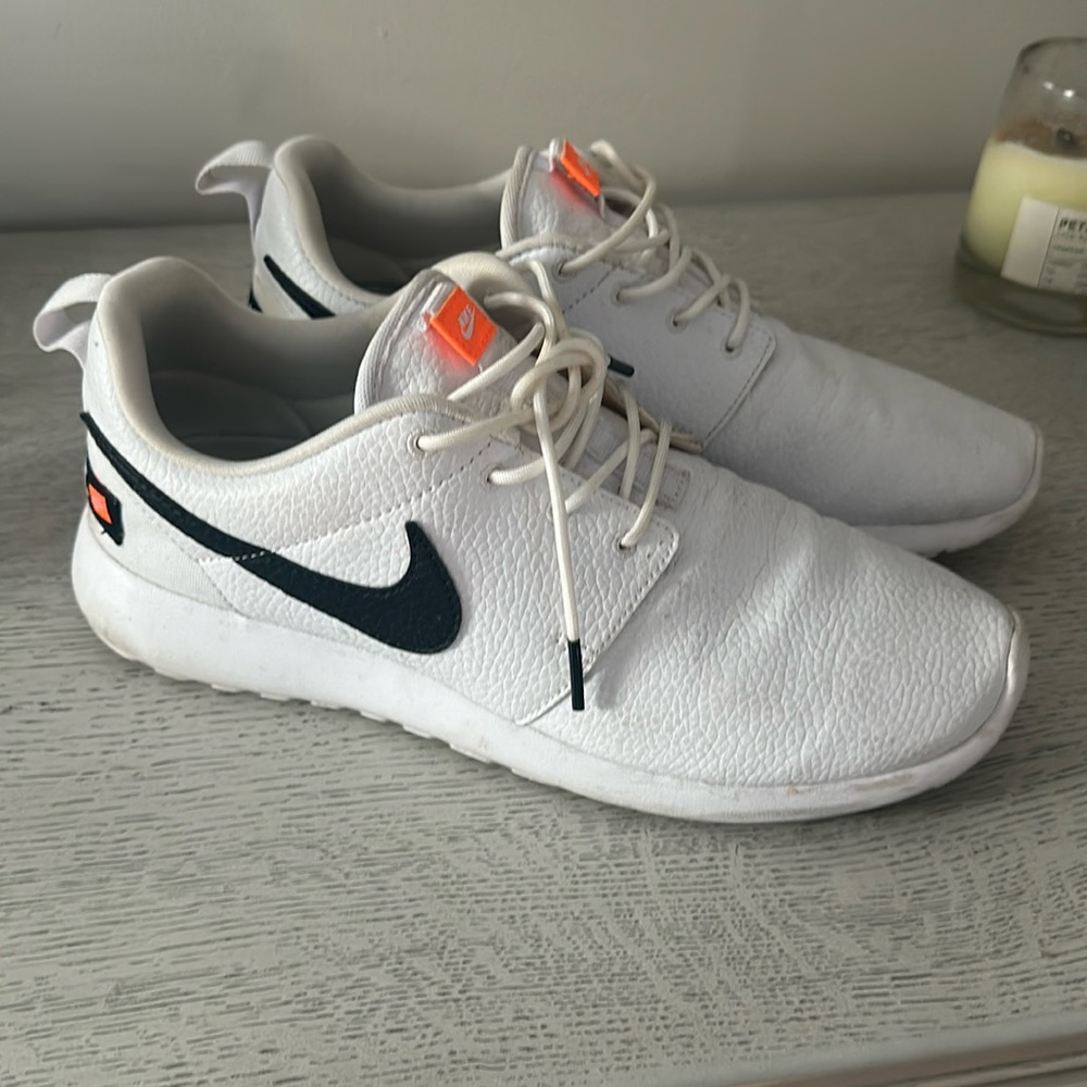 Nike women’s sneakers